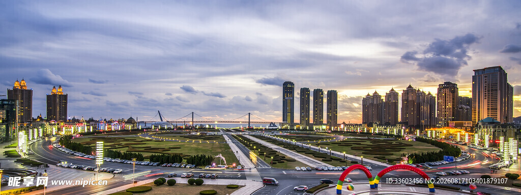 城市黄昏交通枢纽景观