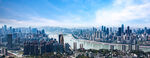 城市天际线与河流景观