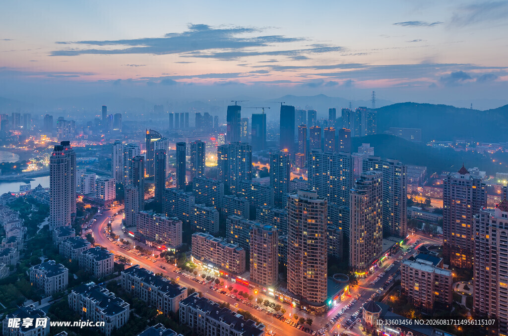 城市璀璨夜景俯瞰图