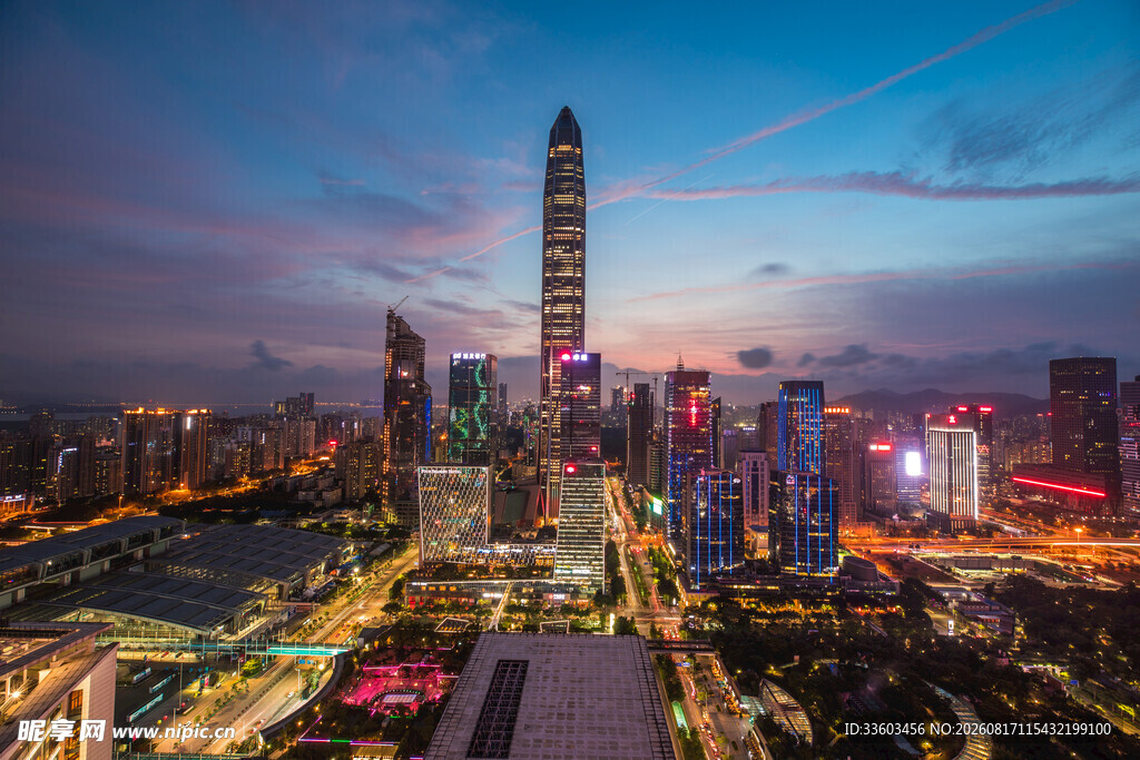 深圳城市夜景璀璨高楼