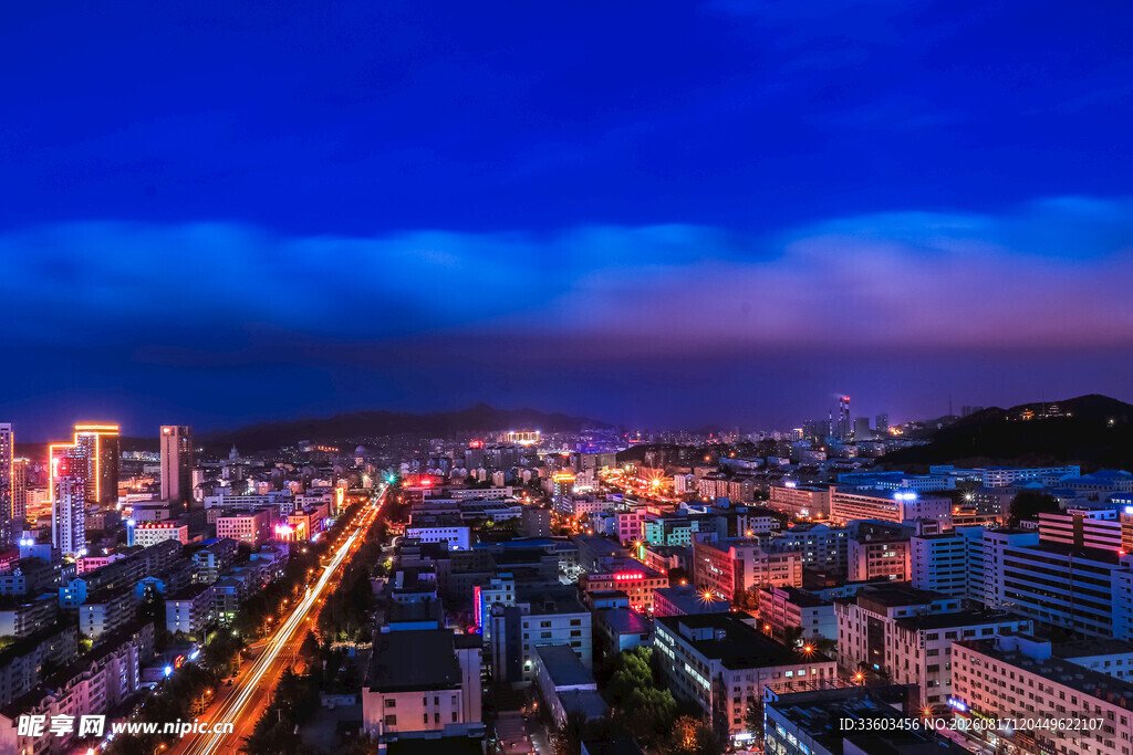 城市璀璨夜景俯瞰图