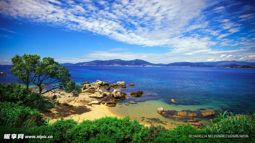 海边美景绿树碧海蓝天