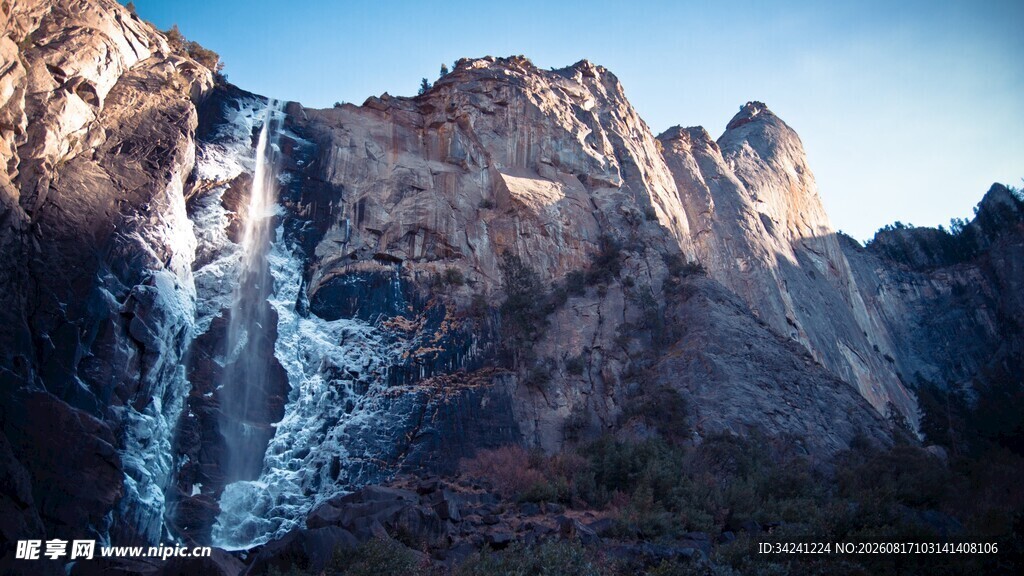 壮丽雪山景观