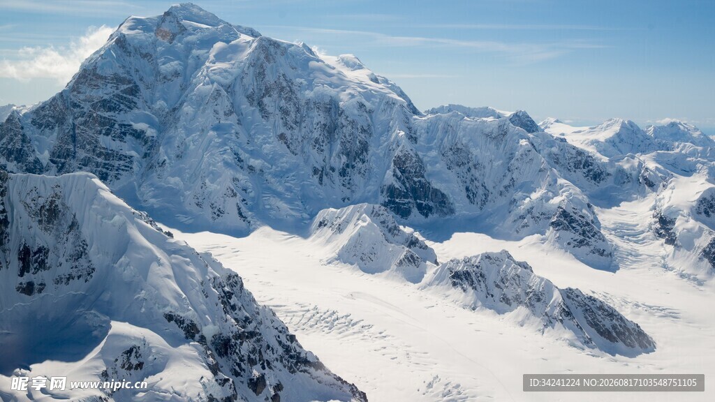 壮丽雪山景观