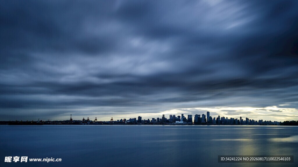 夜幕下的城市天际线美景