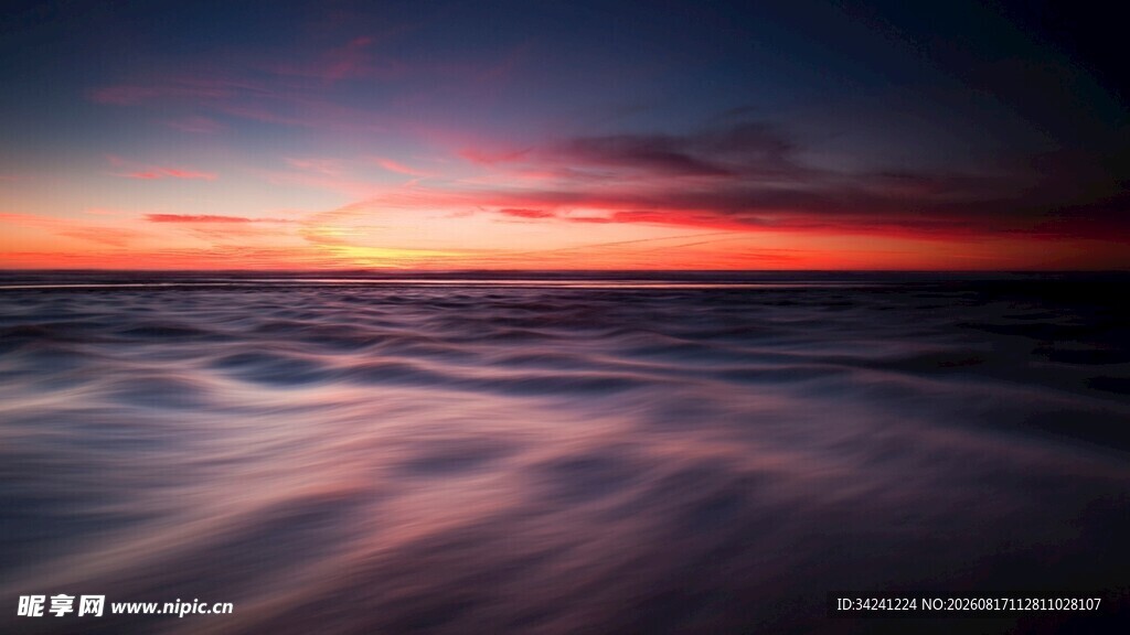 海边绚丽日落海浪景观