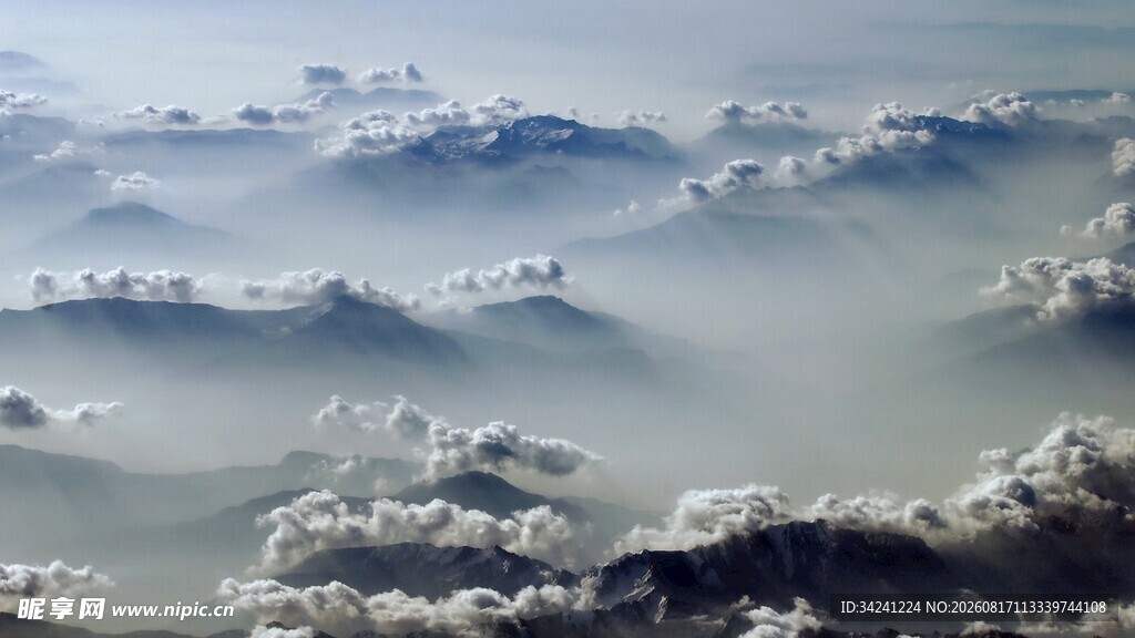 高空云海壮丽景观