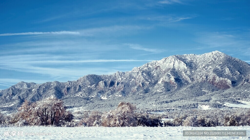 壮丽雪山风景图