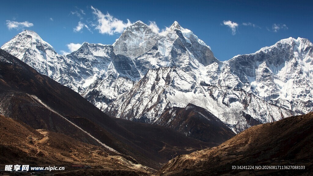 壮丽雪山景观