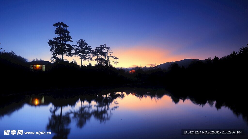 湖畔黄昏美景