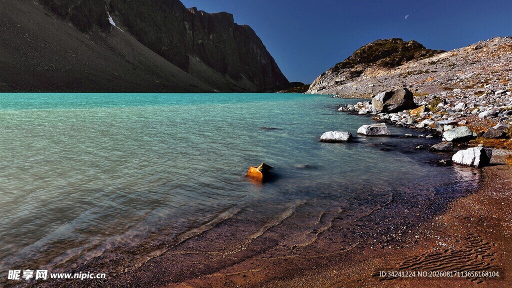 湖畔美景