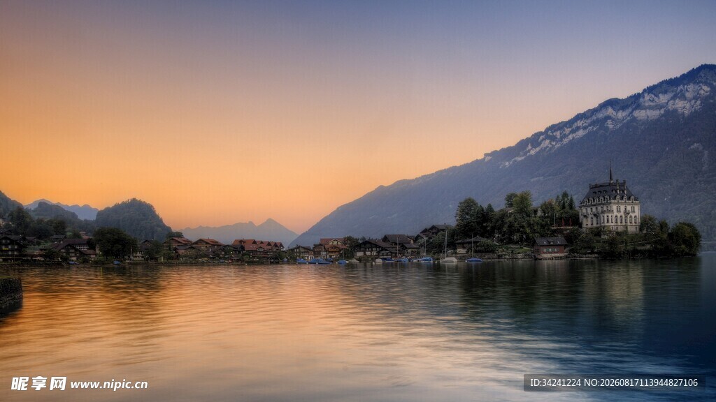 湖畔黄昏美景