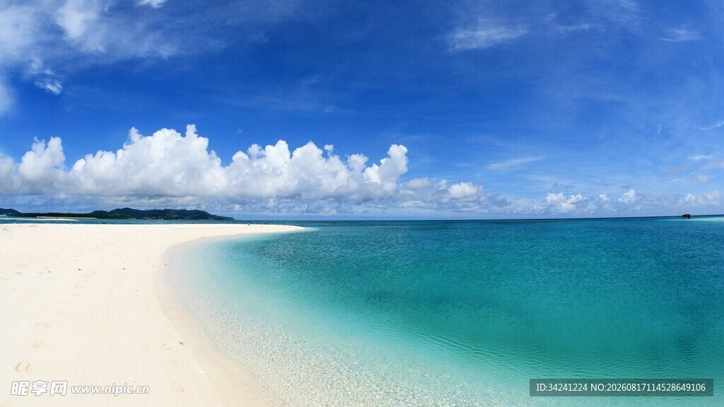 美丽海滩碧海蓝天景色