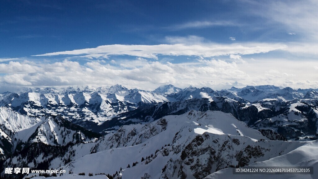 壮丽雪山景观