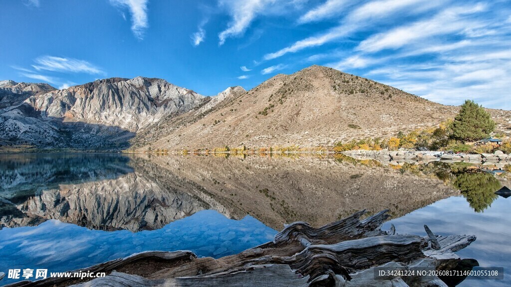 宁静湖山美景