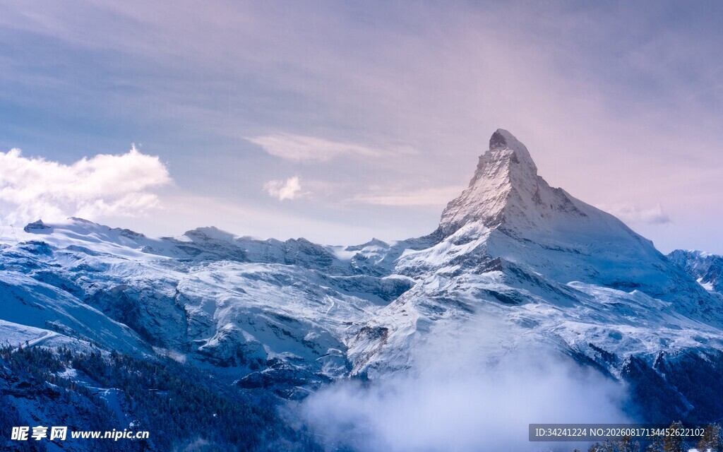 壮丽雪山景观