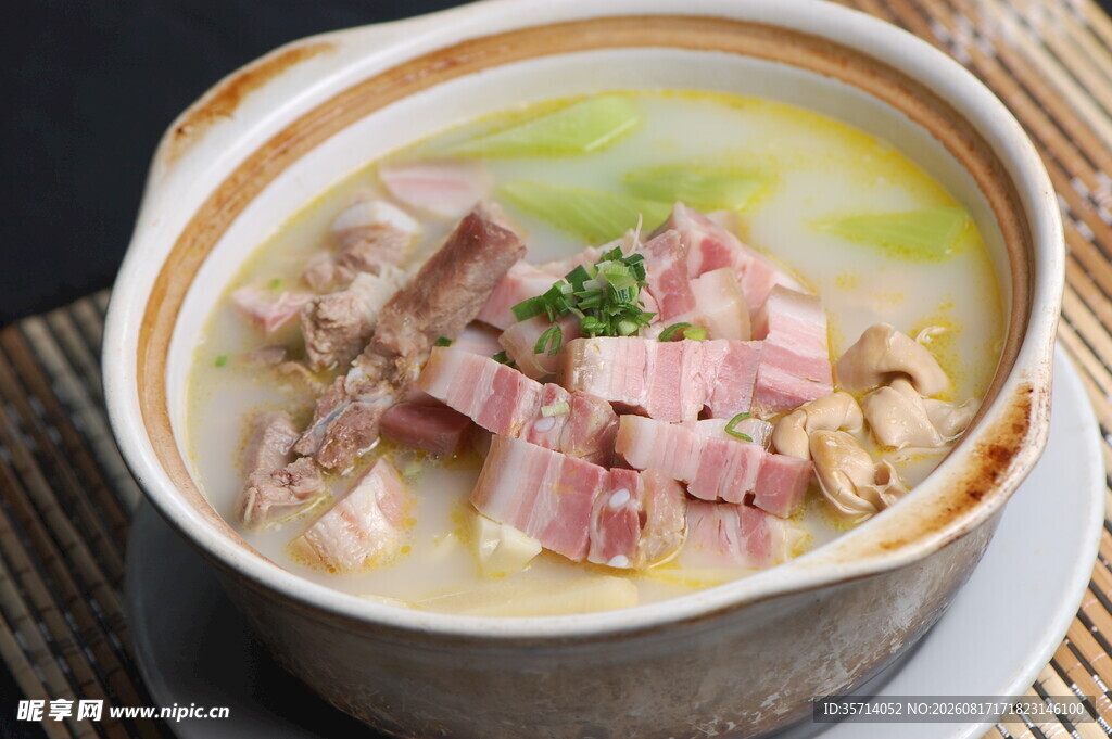 香浓咸肉炖鸡汤