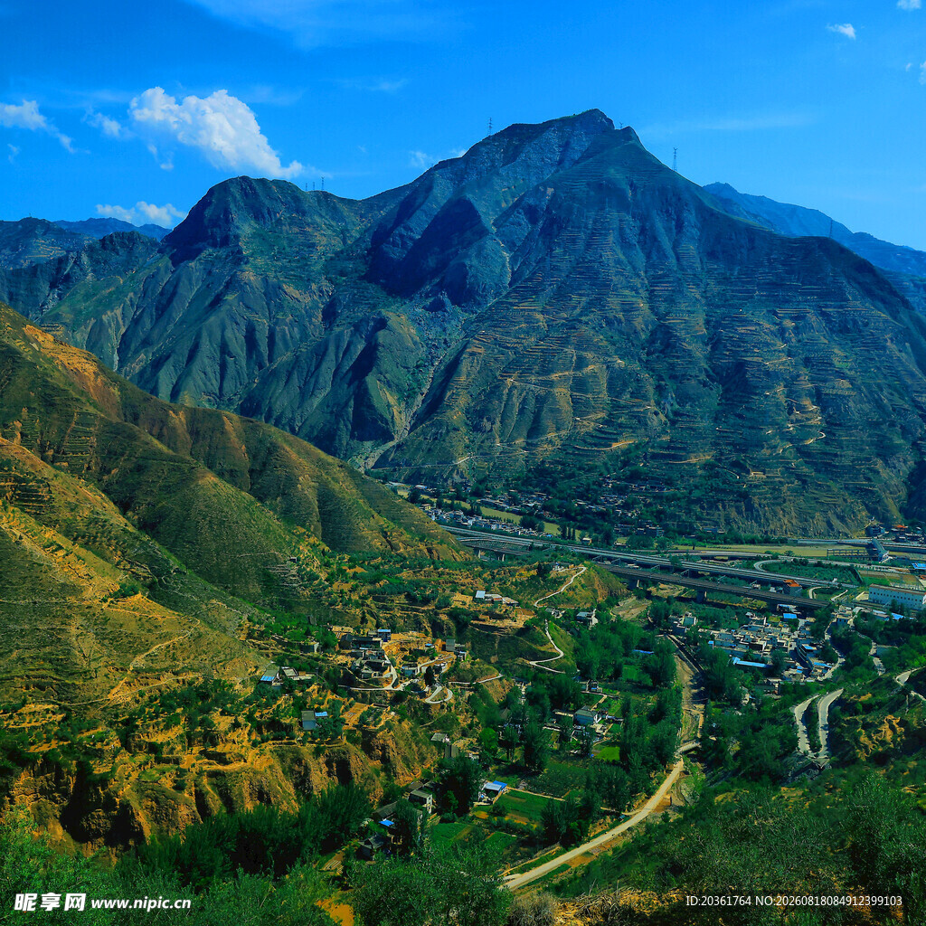 山间村落美景