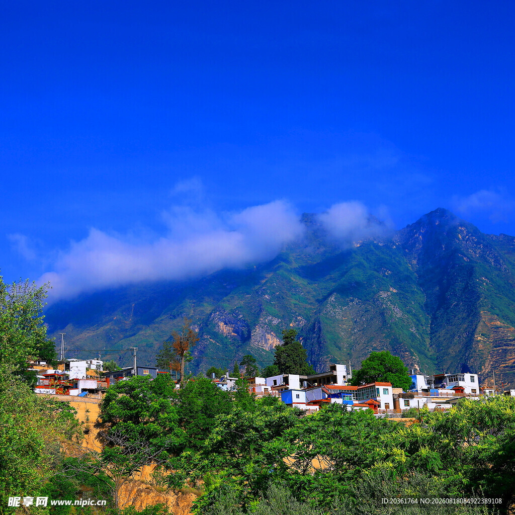 山间村落美景