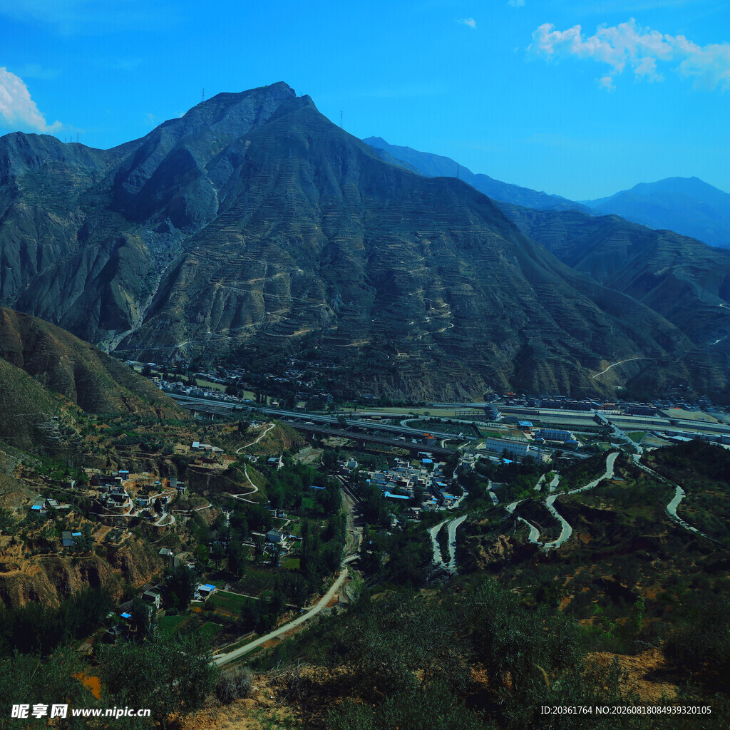 山间村落美景