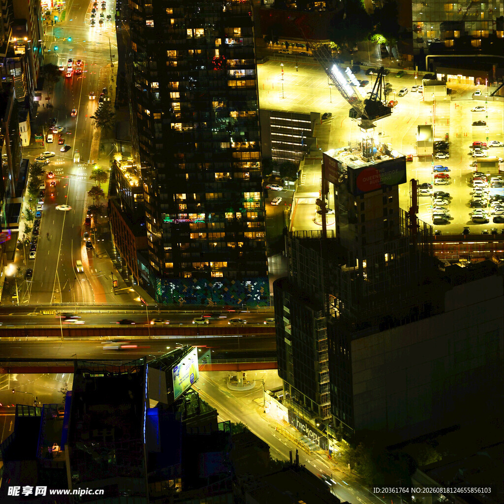 城市夜景俯瞰图