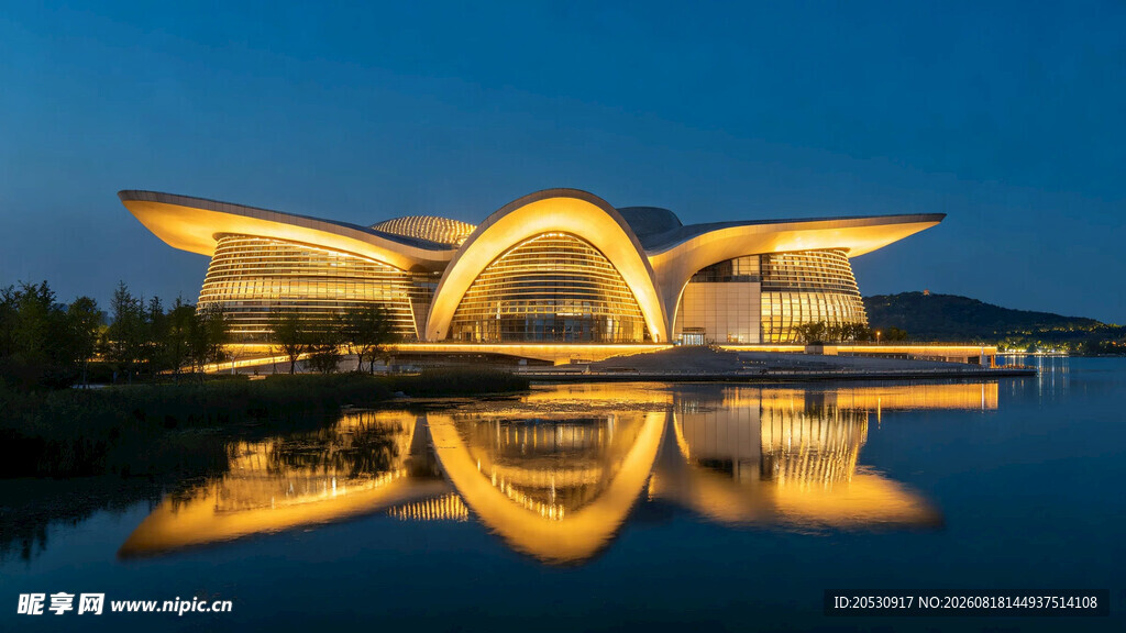 江苏省徐州市云龙湖音乐厅夜景