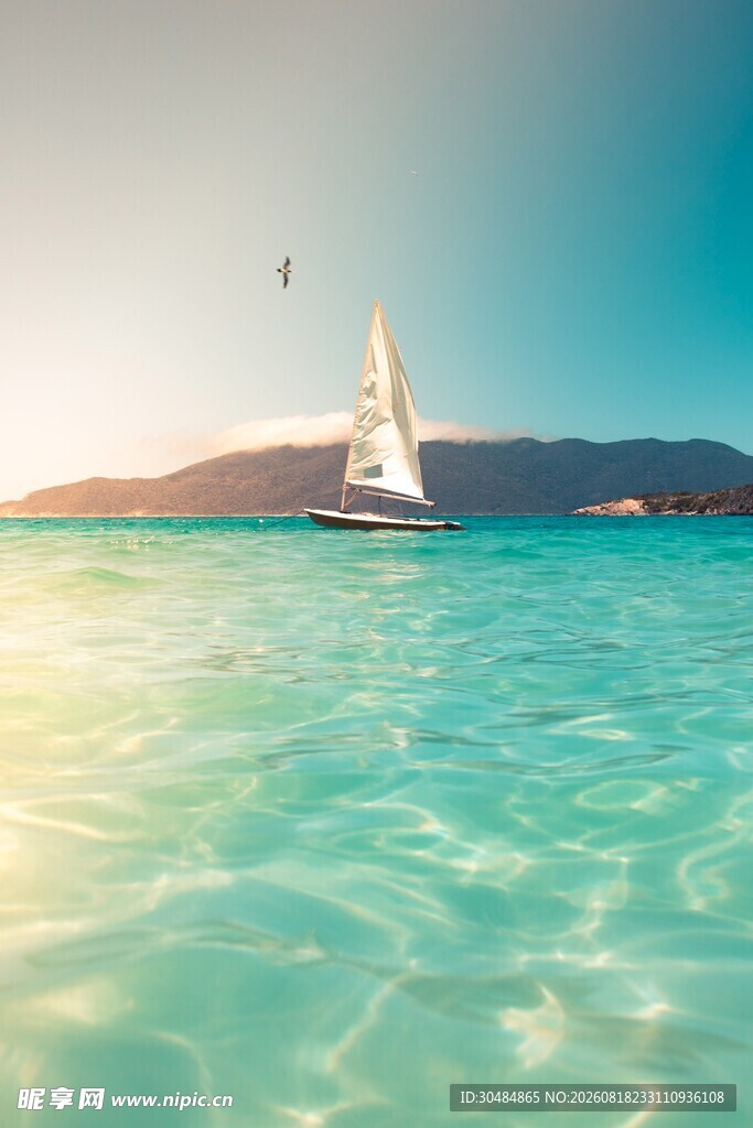 海上帆船美景