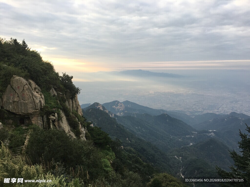 山间云海美景