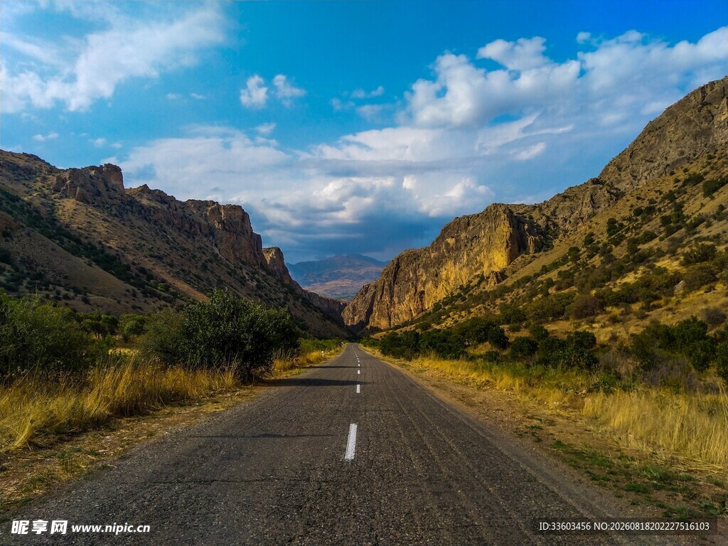 山间公路美景