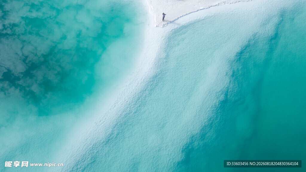 海上冲浪者碧海蓝天美景