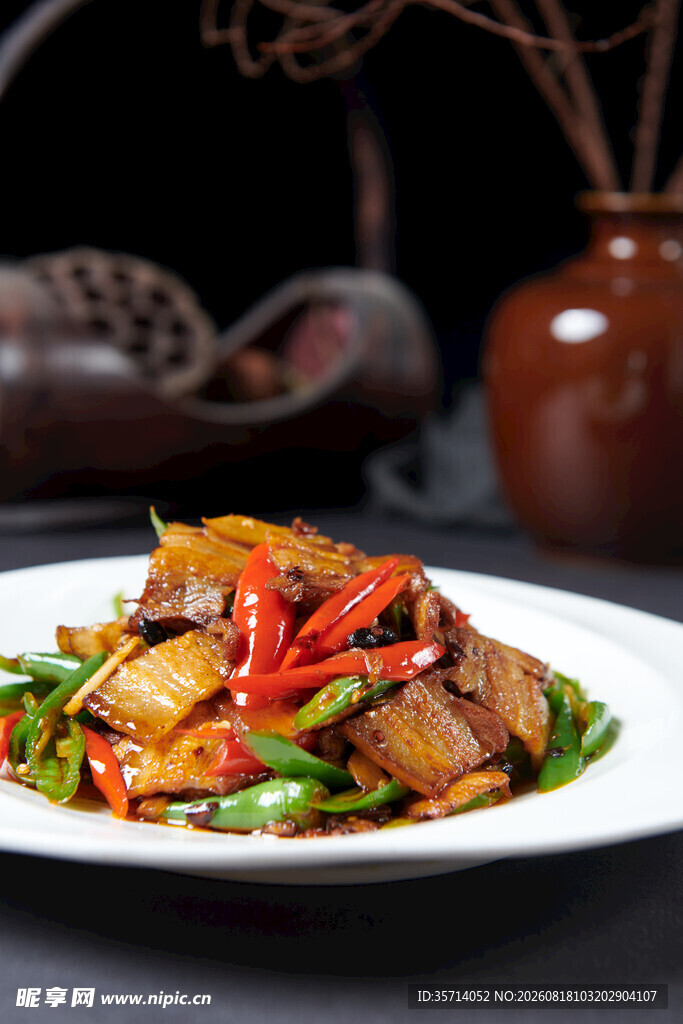 香辣五花肉炒青椒
