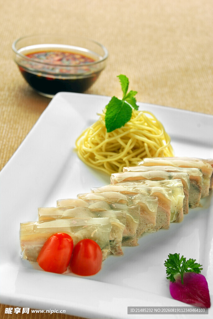 美味鸡肉意面摆盘美食