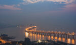 黄昏下的跨海大桥美景