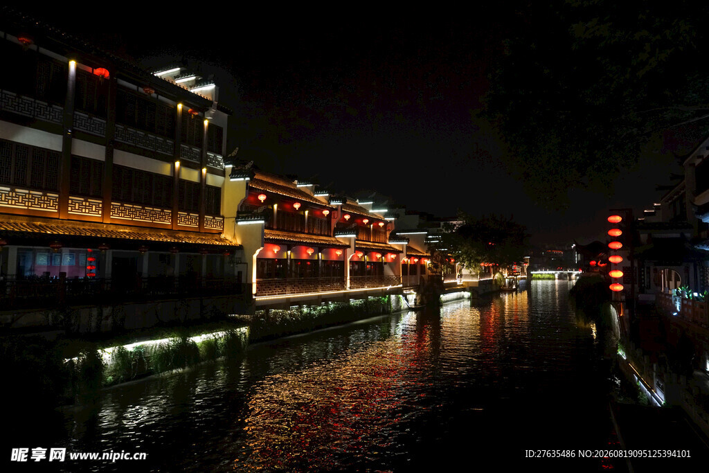 古运河畔的璀璨夜景