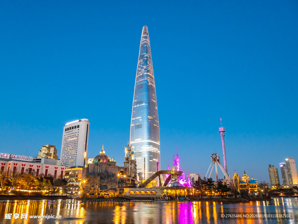 首尔夜景中的标志性摩天大楼