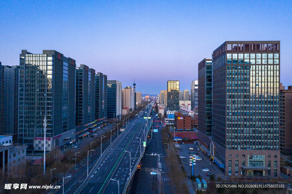 城市繁华街景高楼林立