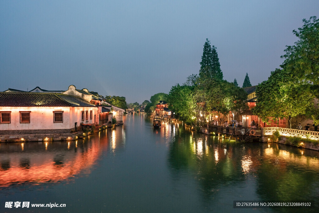 江南水乡夜景静谧美好