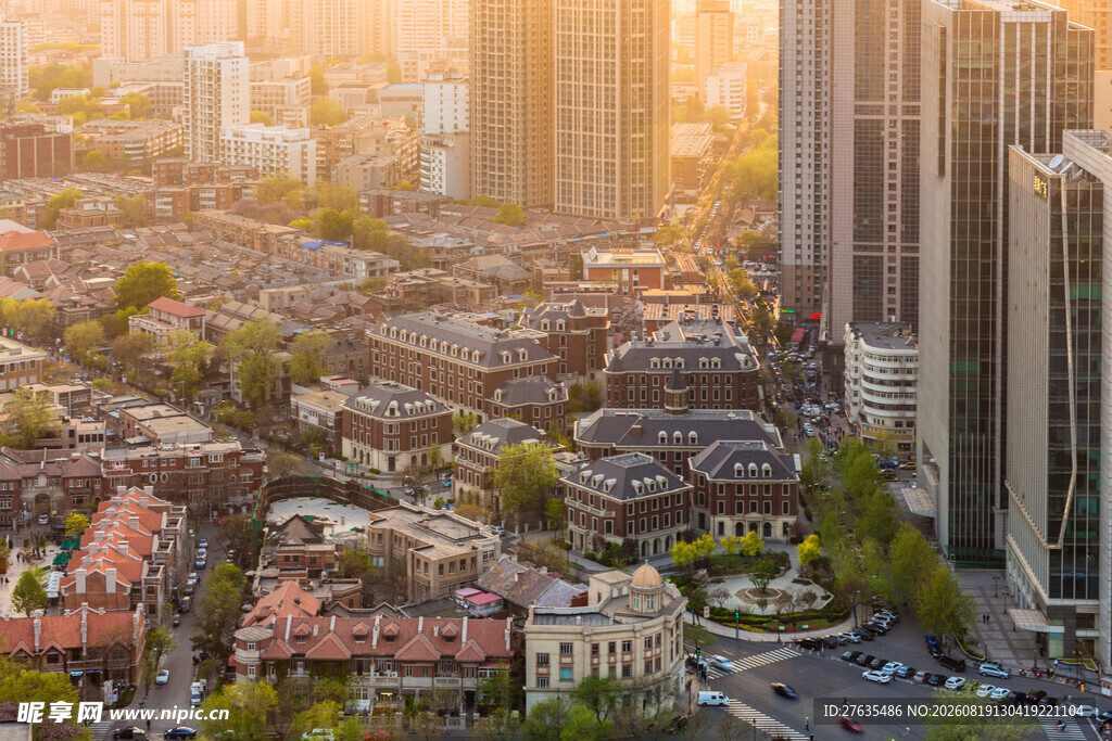 城市黄昏天际线景观