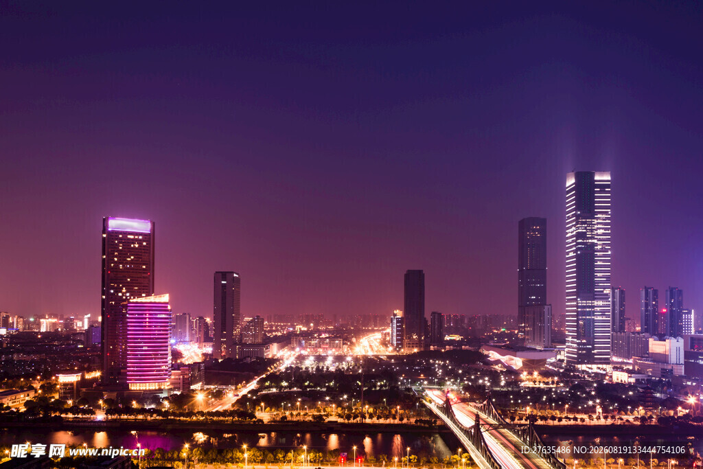 城市璀璨夜景俯瞰图