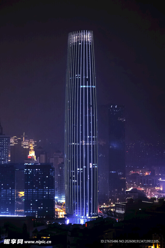 城市夜景中的摩天大楼