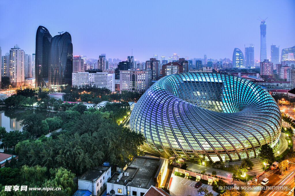 城市地标建筑夜景俯瞰