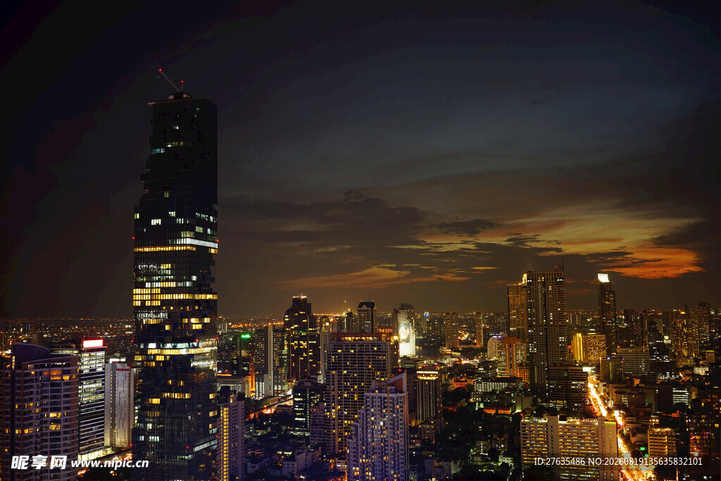 城市璀璨夜景俯瞰图