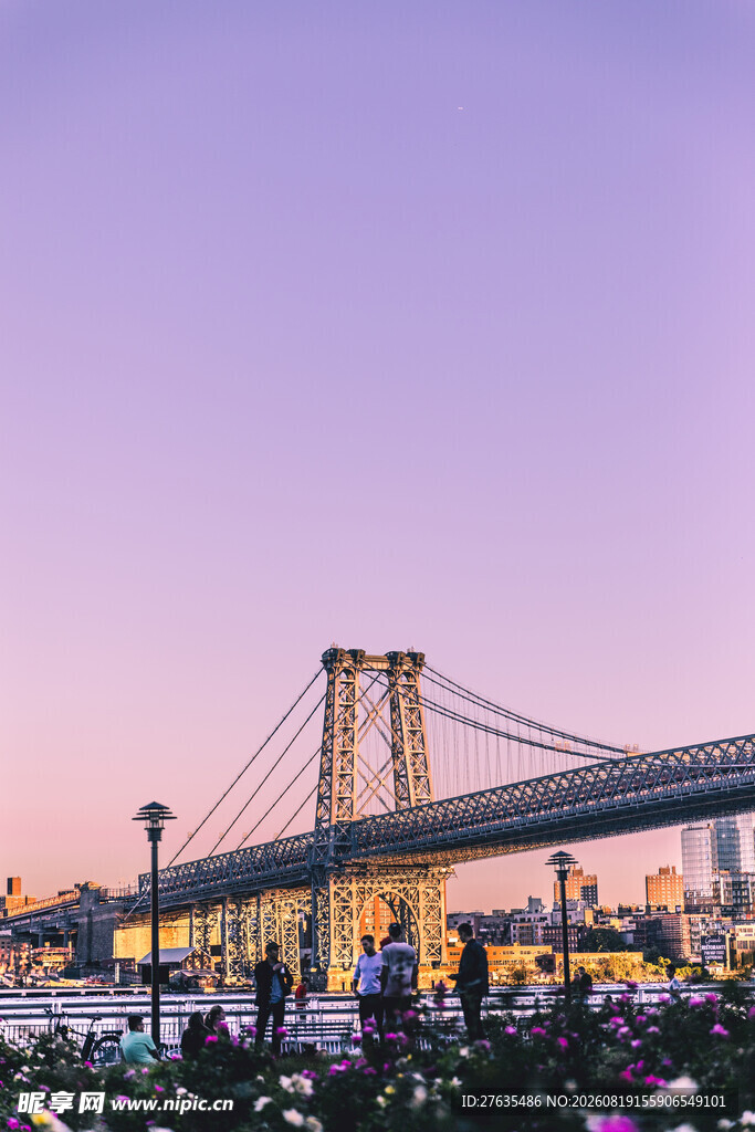 黄昏下的壮丽大桥景观