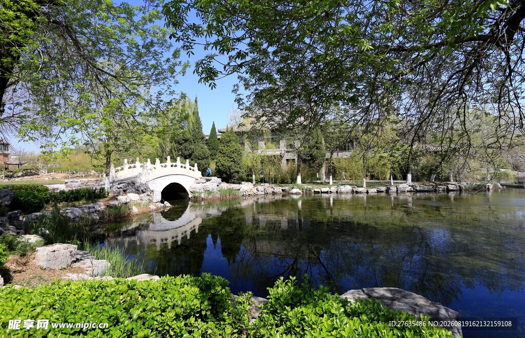 中式园林小桥流水景致
