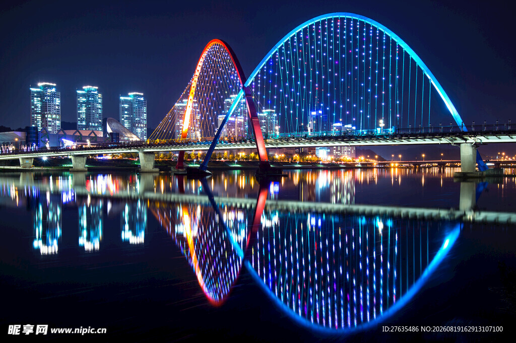 城市夜景桥梁绚丽灯光秀