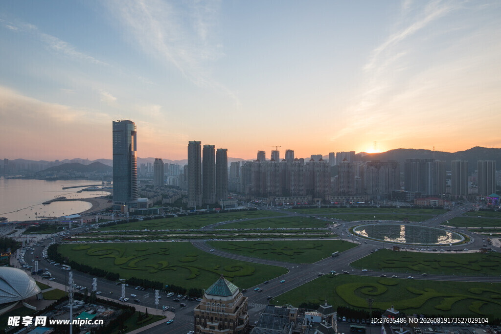 城市黄昏天际线景观