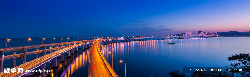 夜幕下的跨海大桥美景