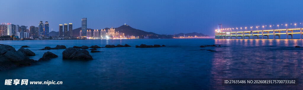 海滨城市夜景风光