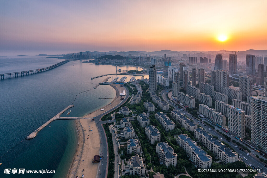 迪拜城市天际线日落美景