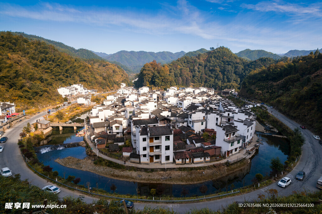 山水环绕的古朴村落